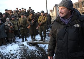Не манифест: Сергей Урсуляк ответил критикам "Жизни и судьбы"